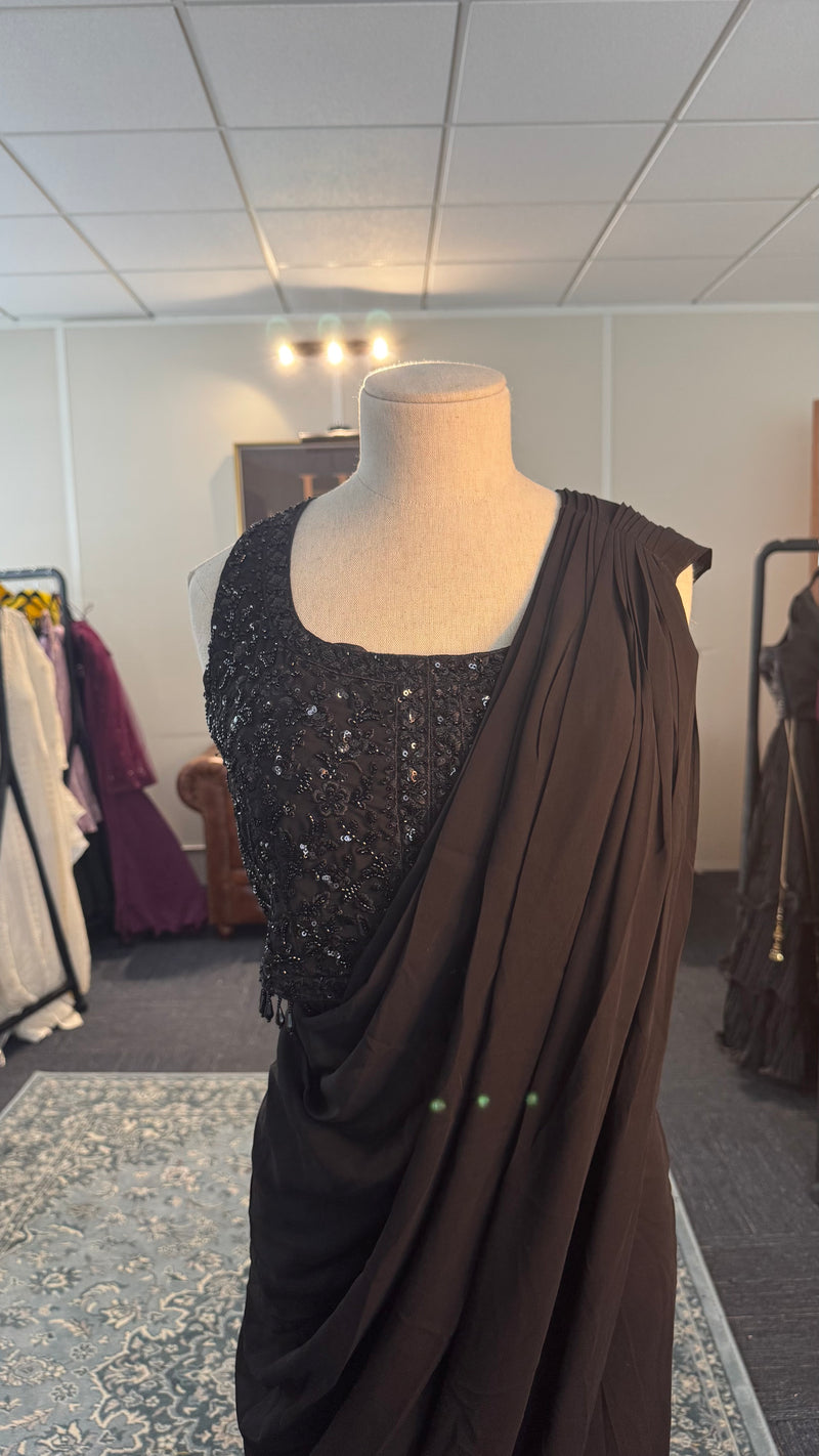Black one-minute saree