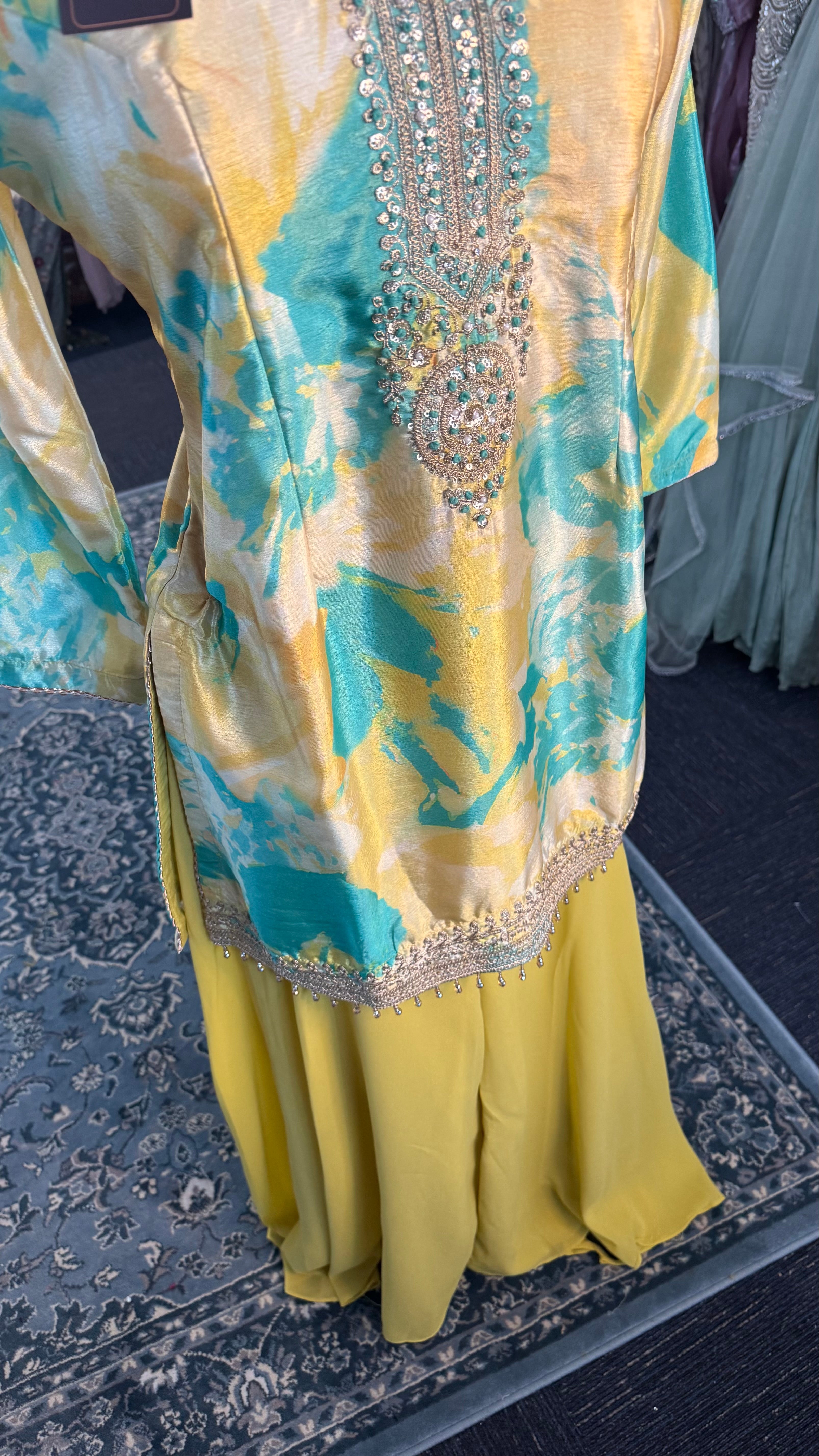 Light Blue and Yellow Shahara