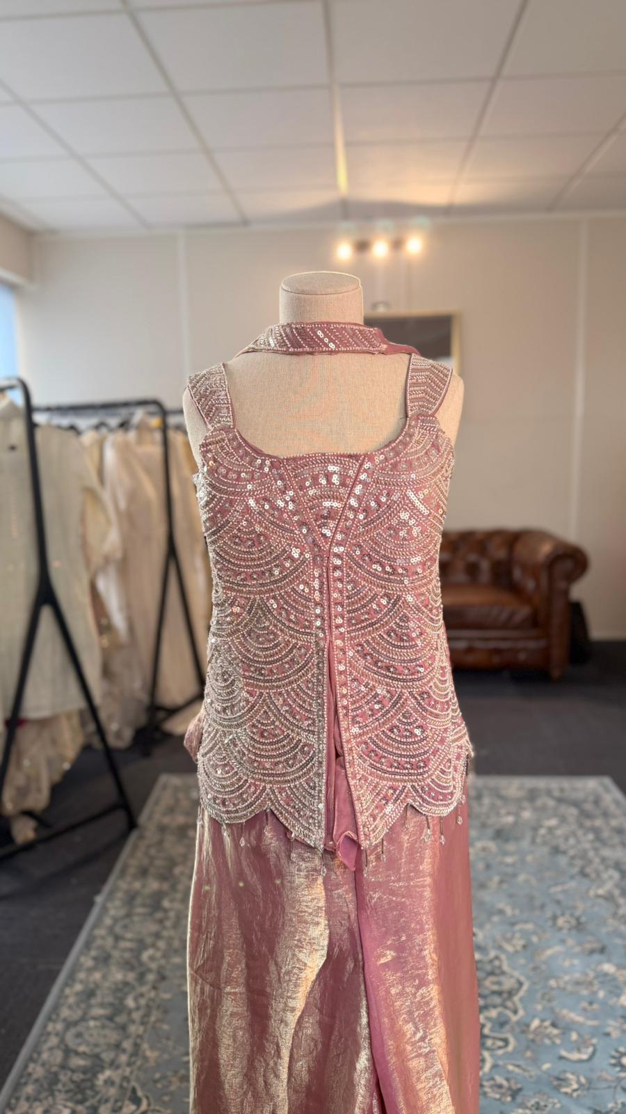 Rose Eclat Outfit