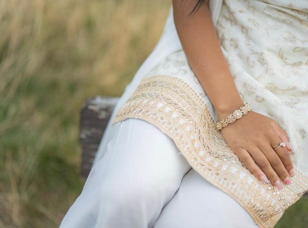 Simple Sharara with golden patterns