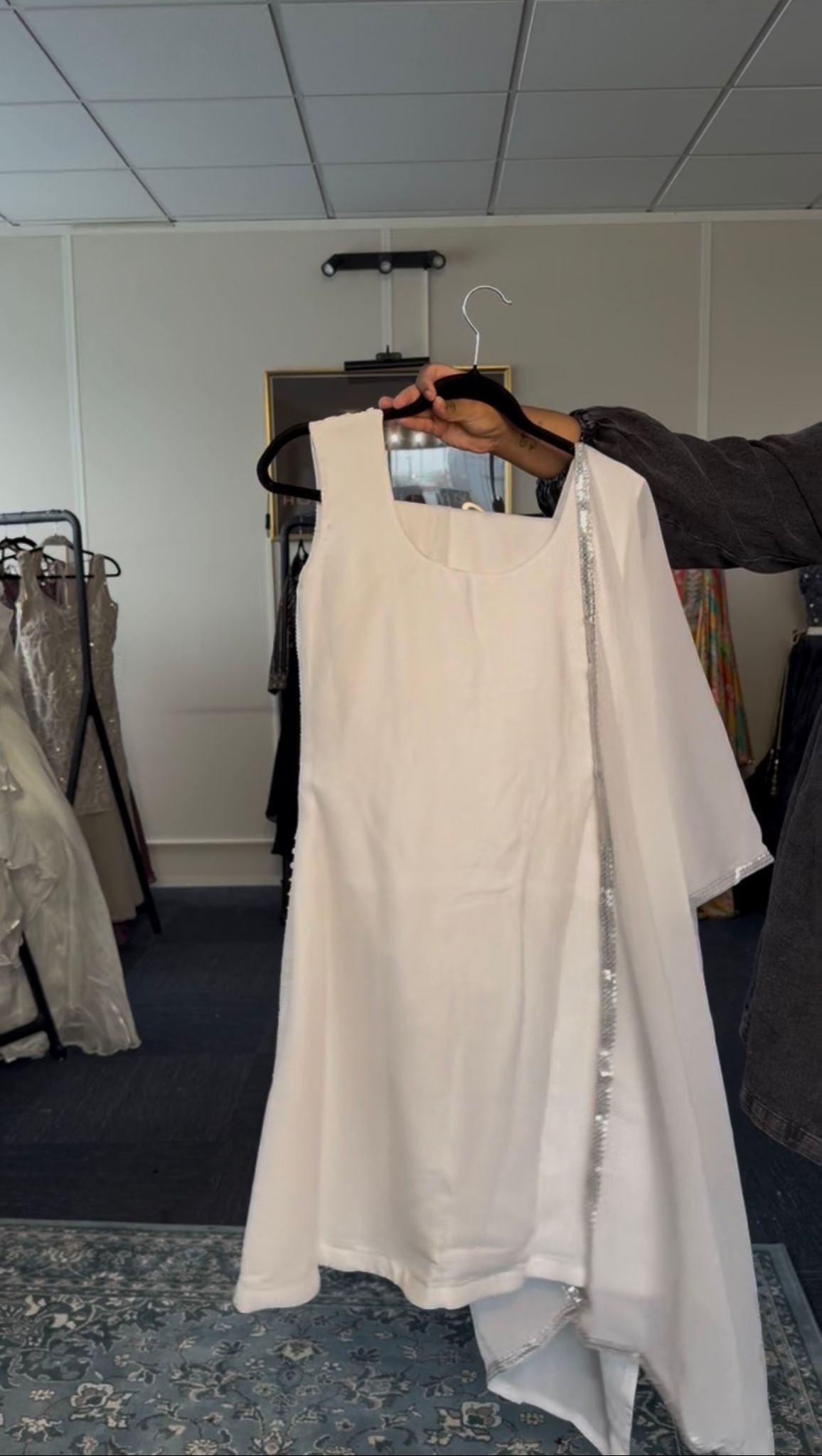 Disco White Sharara